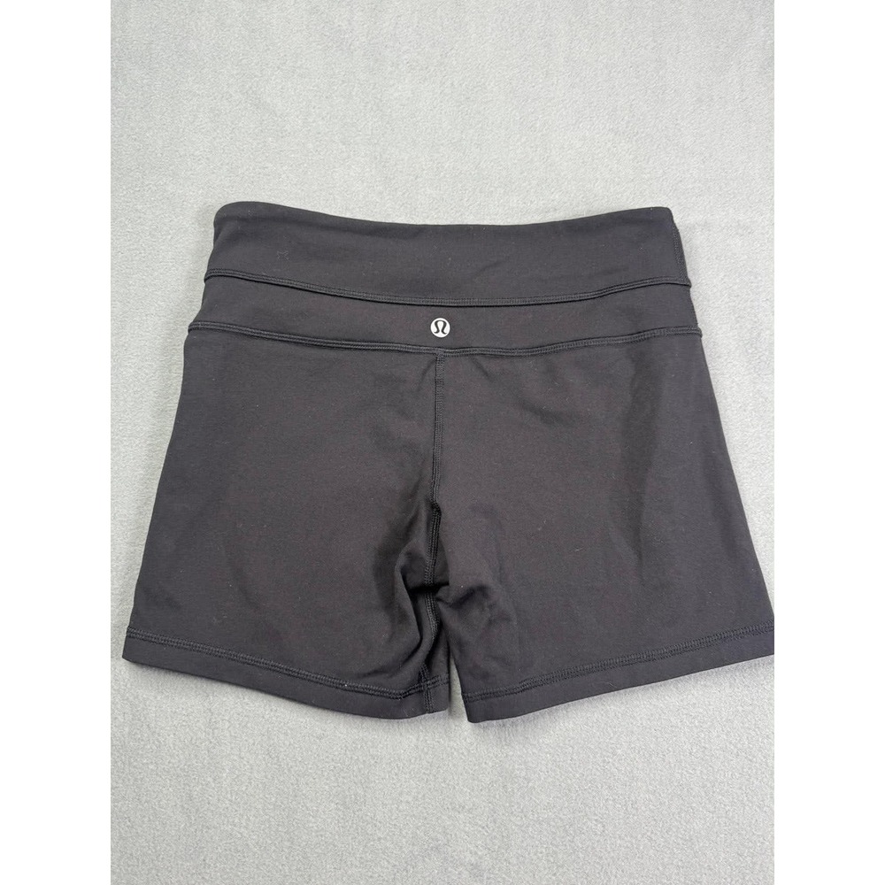 Lululemon Groove Bike Short Sz 4 Athleisure Yoga LW7190R Gym Girl Workout